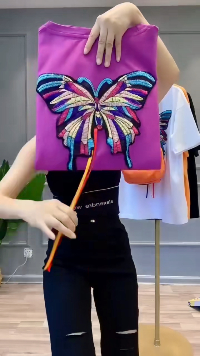 BNEX(帮女儿选择衣服)